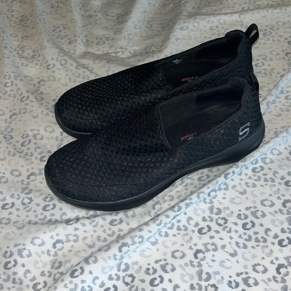 Skechers Memory Foam Black Slip On Sneakers - 9 - Picture 1 of 5